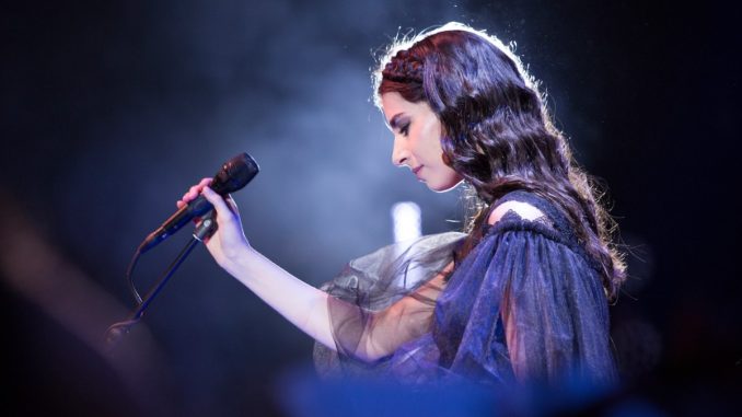 Alexandra Ușurelu cântă la Tulcea. FOTO Vali Greceanu