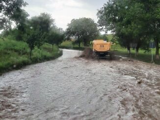 Trafic oprit pe DN 22D, între Mircea Vodă și Horia, din cauza unei viituri. FOTO ISU Tulcea