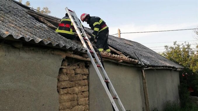 O bătrână din Slava Rusă a murit în casa cuprinsă de flăcări. FOTO ISU Tulcea