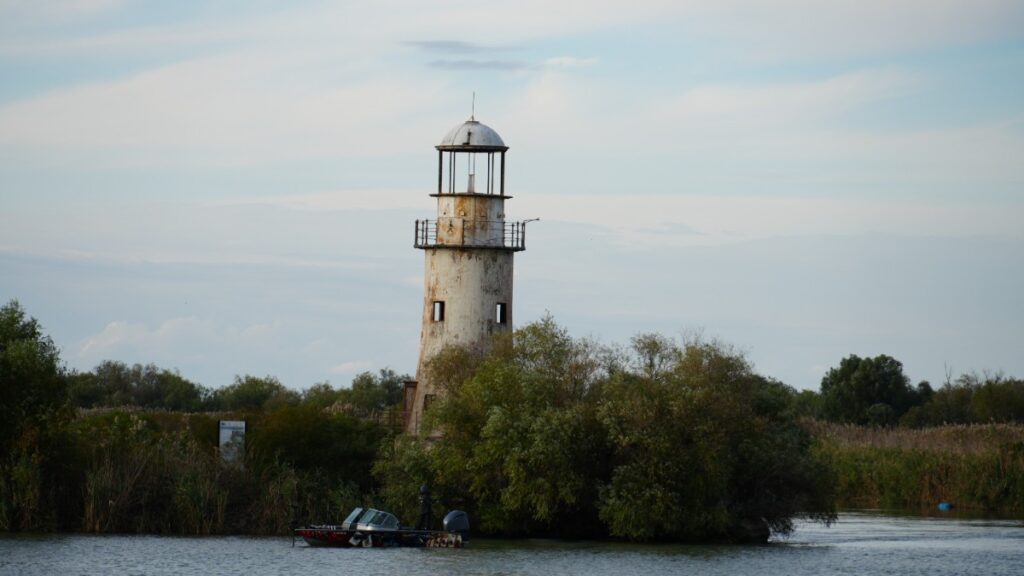 Farul de pe canalul Sulina. FOTO Ovidiu Oprea
