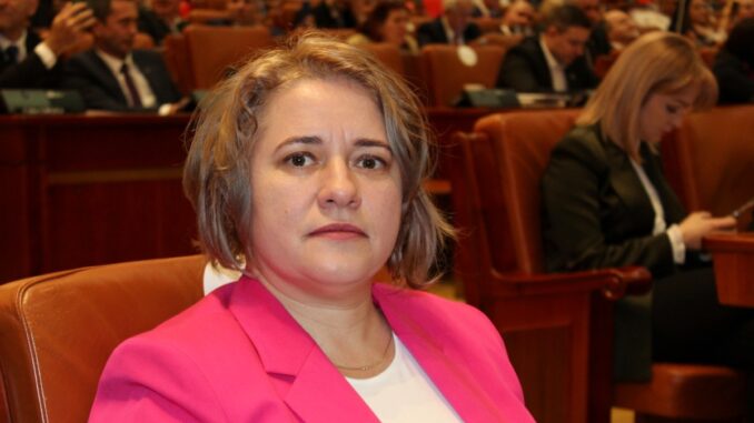 Deputatul S.O.S. Ro de Tulcea Elena - Laura Toader