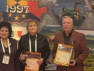 Liberalul Gheorghe Țilinca este primul primar din județul Tulcea distins cu trofeul ACoR „Primar de 6 stele”. FOTO Primăria Casimcea