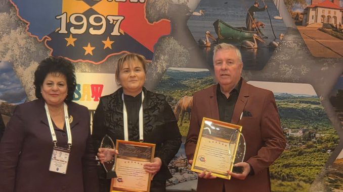 Liberalul Gheorghe Țilinca este primul primar din județul Tulcea distins cu trofeul ACoR „Primar de 6 stele”. FOTO Primăria Casimcea